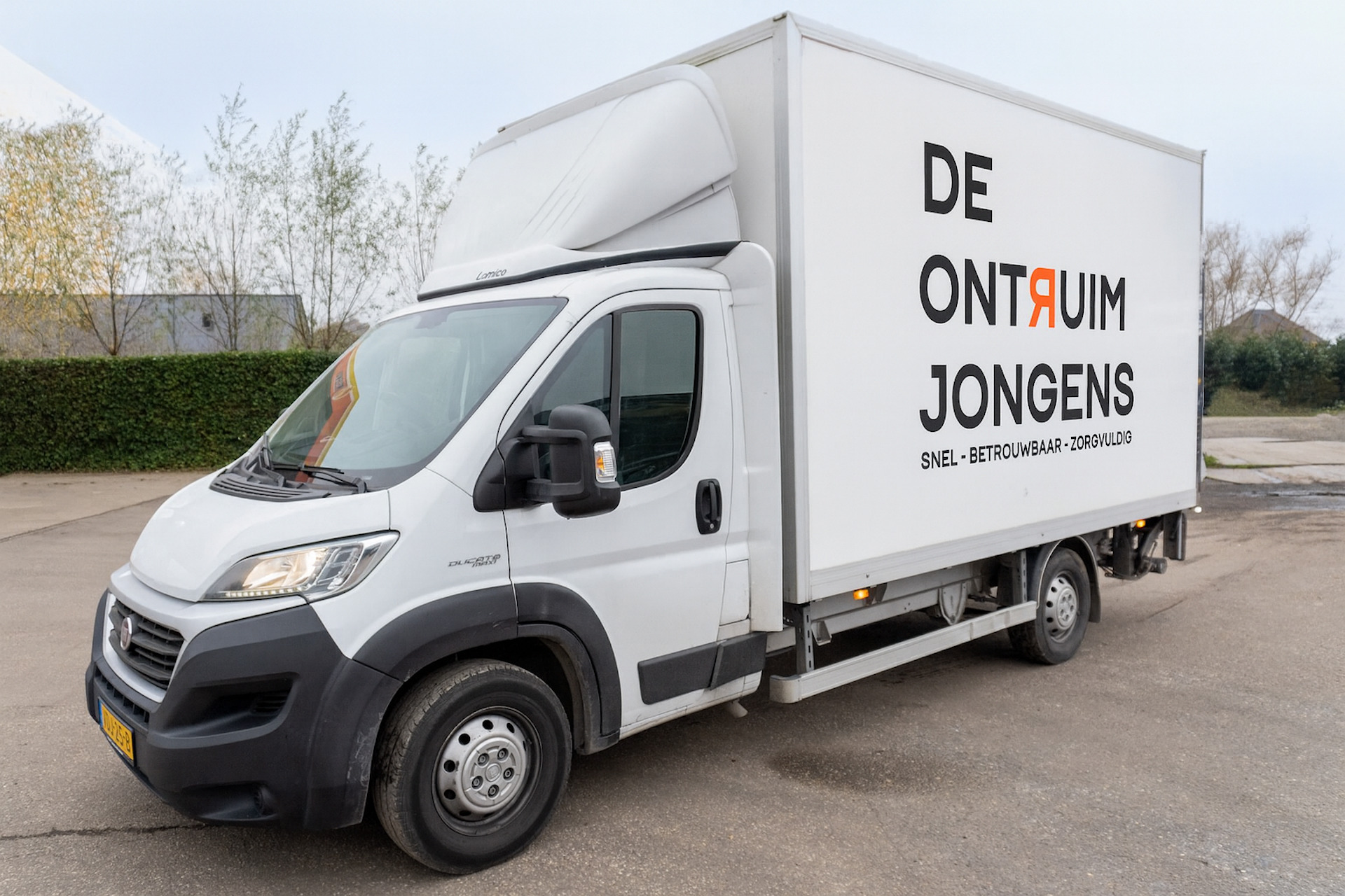 foto bus ontruim jongens